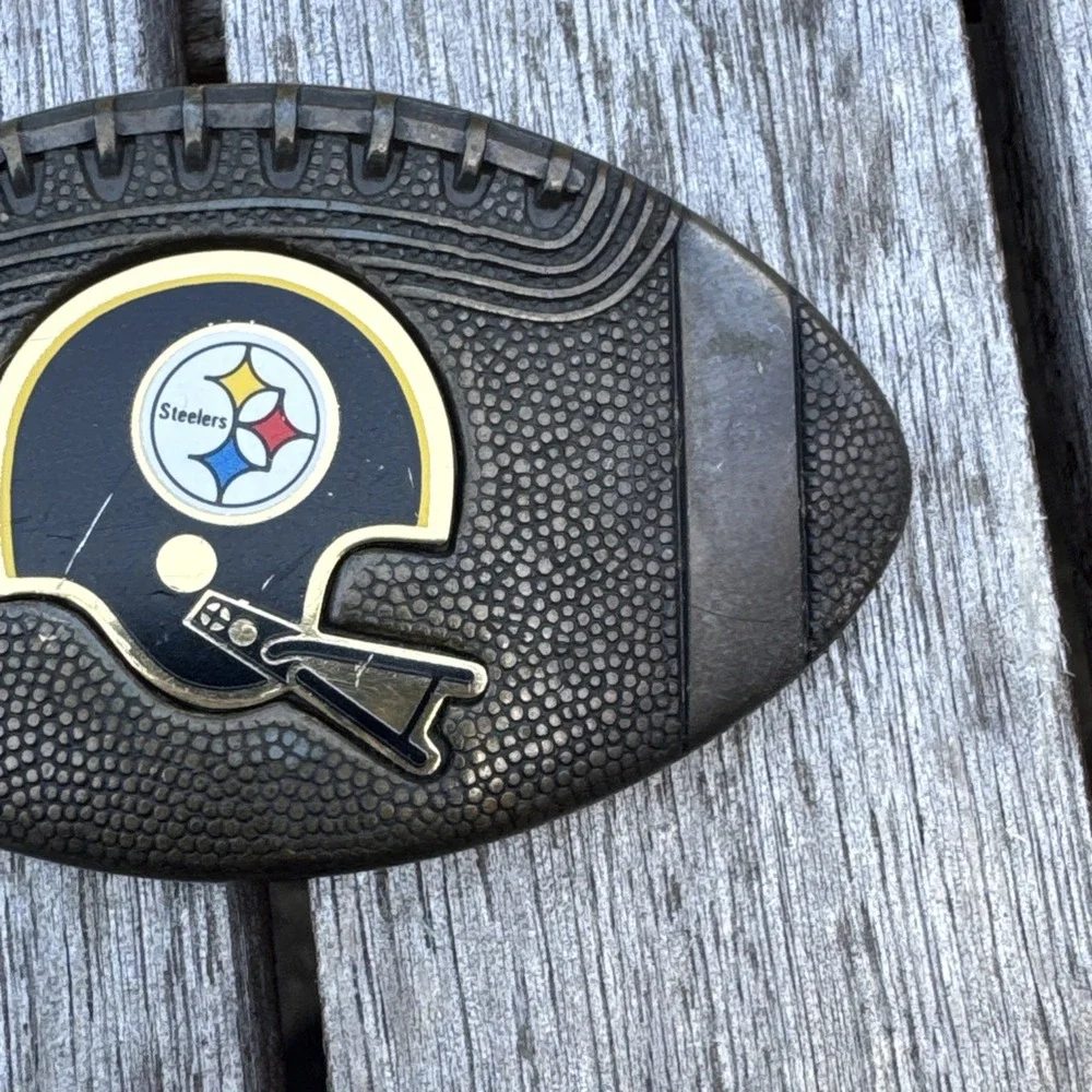 LEE NY 1979 Football Shaped PITTSBURGH STEELERS HELMET Metal BELT BUCKLE Vtg